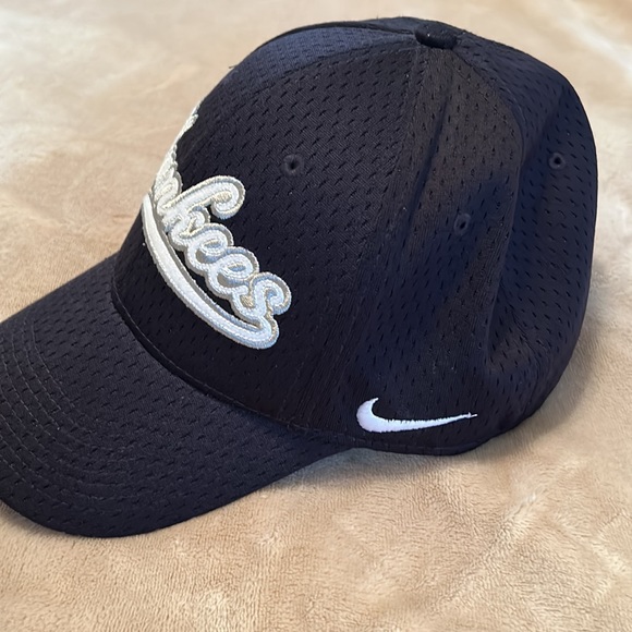 🔥Nike Yankees hat🔥 - Picture 2 of 5